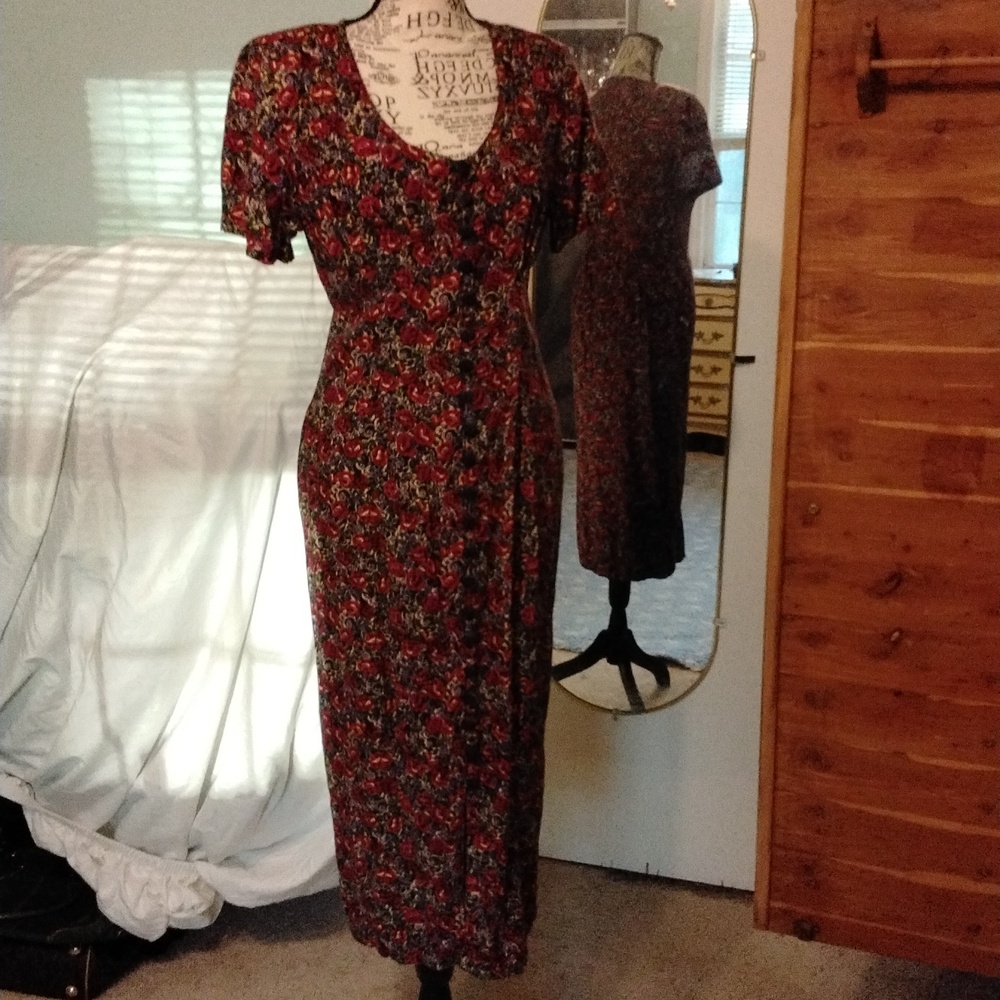 Junior's NWOT ULTERIOR MOTIVES Floral Print Tea Length Button Front Dress Sz 7/8